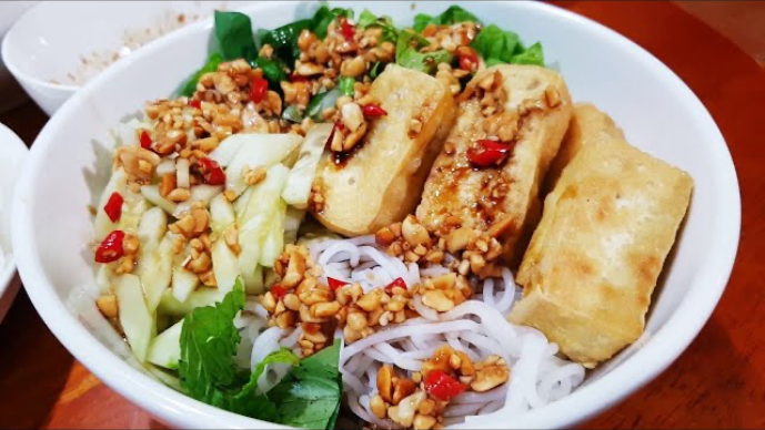 Bún trộn nước xì dầu